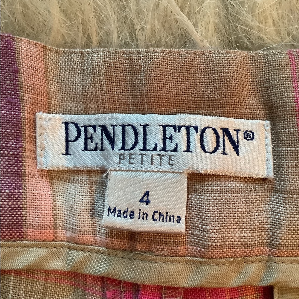 Pendleton Linen Set - Picture 11 of 14